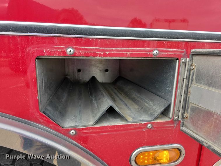 image for item FI0630 2009 Pierce Velocity ladder fire truck