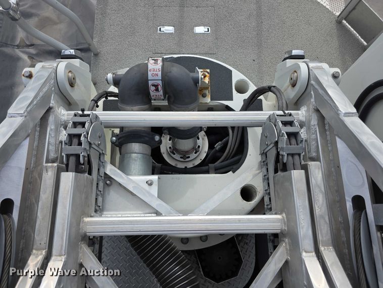 image for item FI0630 2009 Pierce Velocity ladder fire truck