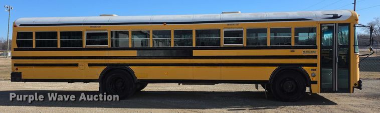 image for item FI0751 2002 Bluebird TC2000 school bus