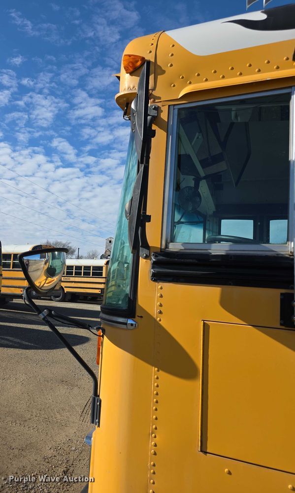 image for item FI0751 2002 Bluebird TC2000 school bus