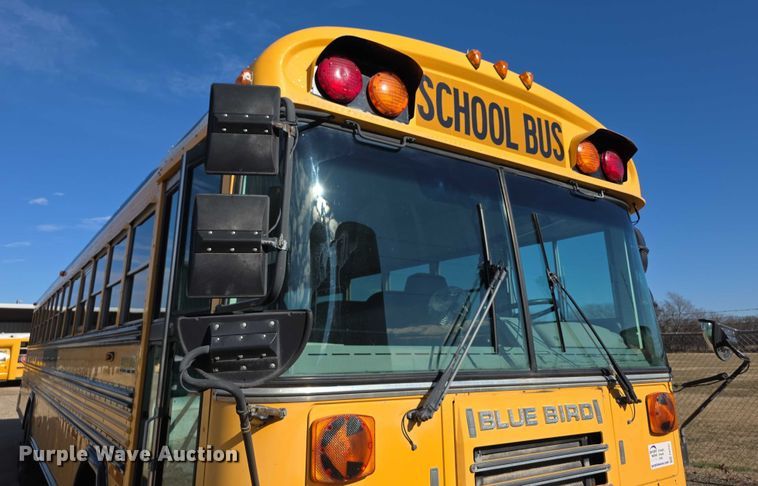 image for item FI0751 2002 Bluebird TC2000 school bus