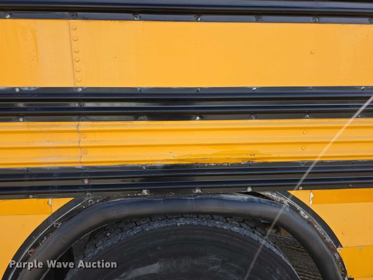 image for item FI0751 2002 Bluebird TC2000 school bus