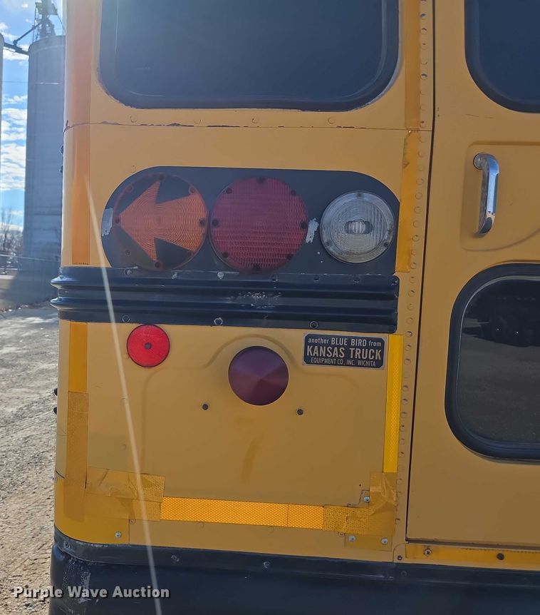 image for item FI0751 2002 Bluebird TC2000 school bus