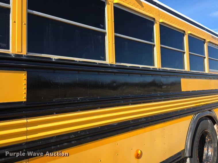 image for item FI0751 2002 Bluebird TC2000 school bus