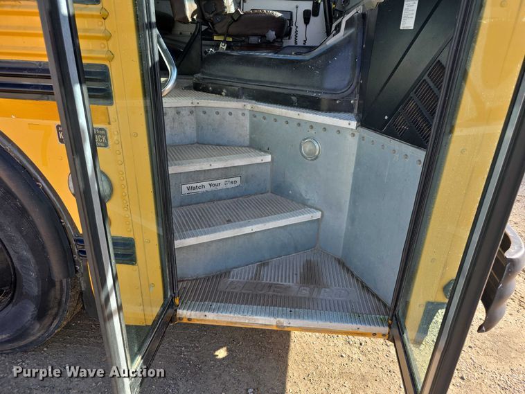 image for item FI0751 2002 Bluebird TC2000 school bus