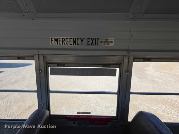 image for item FI0751 2002 Bluebird TC2000 school bus