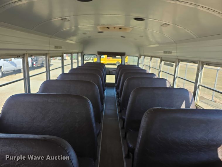 image for item FI0751 2002 Bluebird TC2000 school bus
