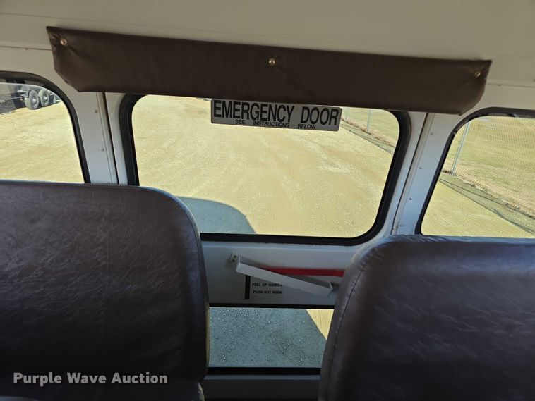 image for item FI0751 2002 Bluebird TC2000 school bus