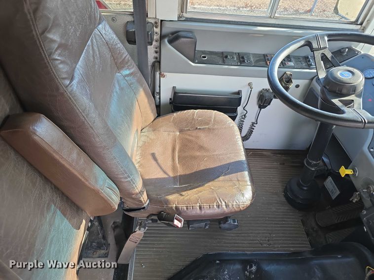 image for item FI0751 2002 Bluebird TC2000 school bus