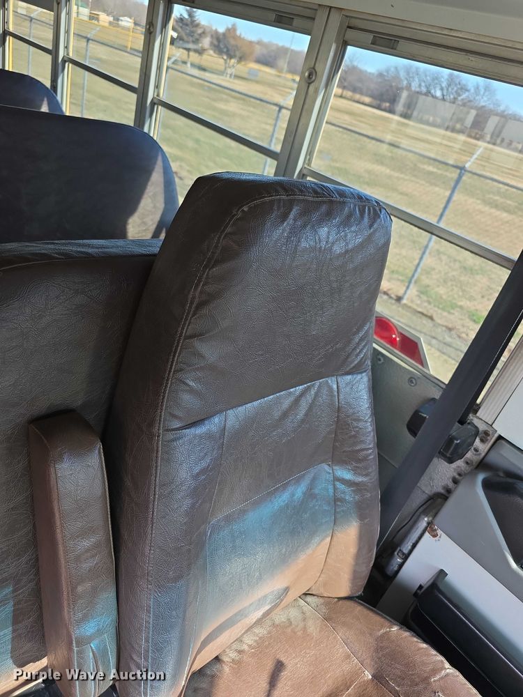 image for item FI0751 2002 Bluebird TC2000 school bus