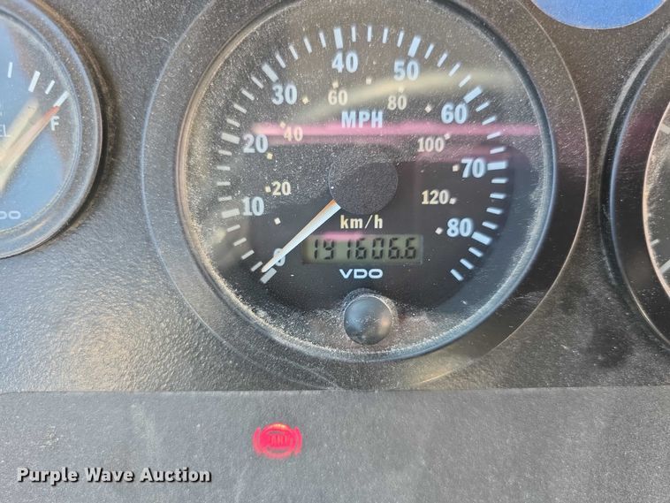 image for item FI0751 2002 Bluebird TC2000 school bus