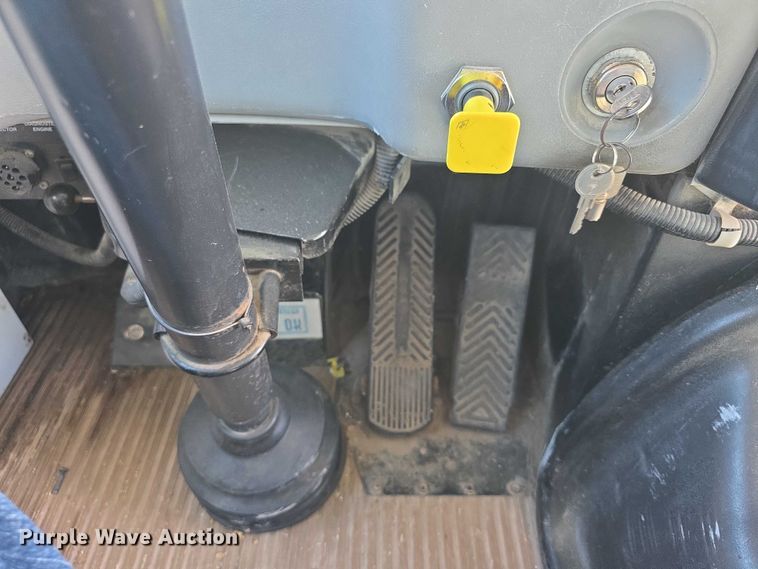 image for item FI0751 2002 Bluebird TC2000 school bus