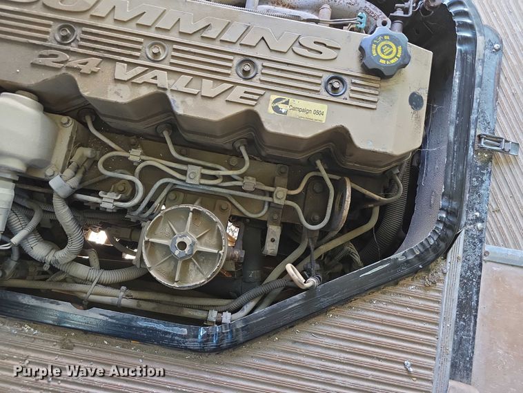 image for item FI0751 2002 Bluebird TC2000 school bus