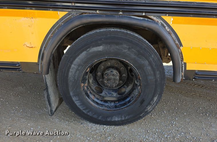 image for item FI0751 2002 Bluebird TC2000 school bus