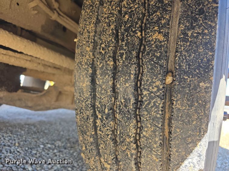 image for item FI0751 2002 Bluebird TC2000 school bus