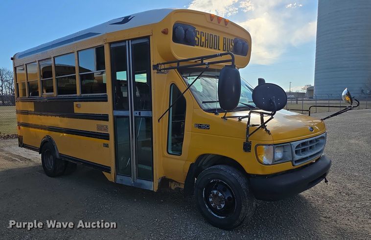 image for item FI0753 2001 Ford E450 school bus