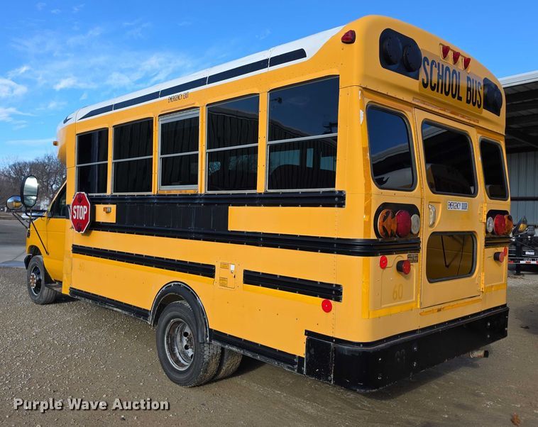 image for item FI0753 2001 Ford E450 school bus