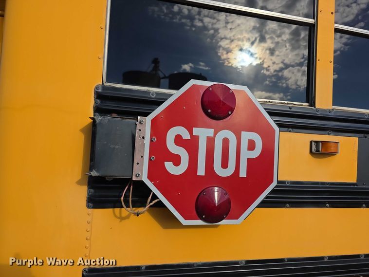 image for item FI0753 2001 Ford E450 school bus