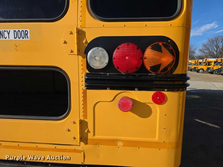 image for item FI0753 2001 Ford E450 school bus