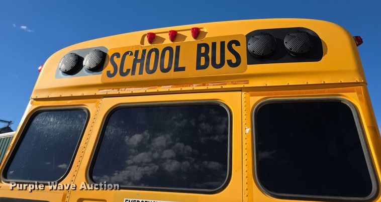 image for item FI0753 2001 Ford E450 school bus