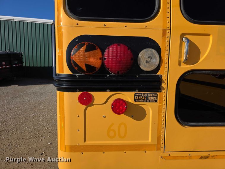 image for item FI0753 2001 Ford E450 school bus
