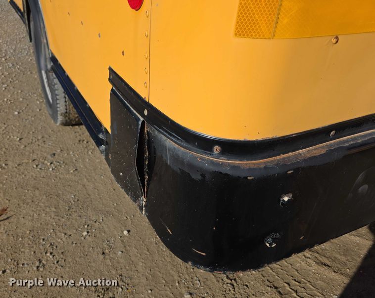 image for item FI0753 2001 Ford E450 school bus