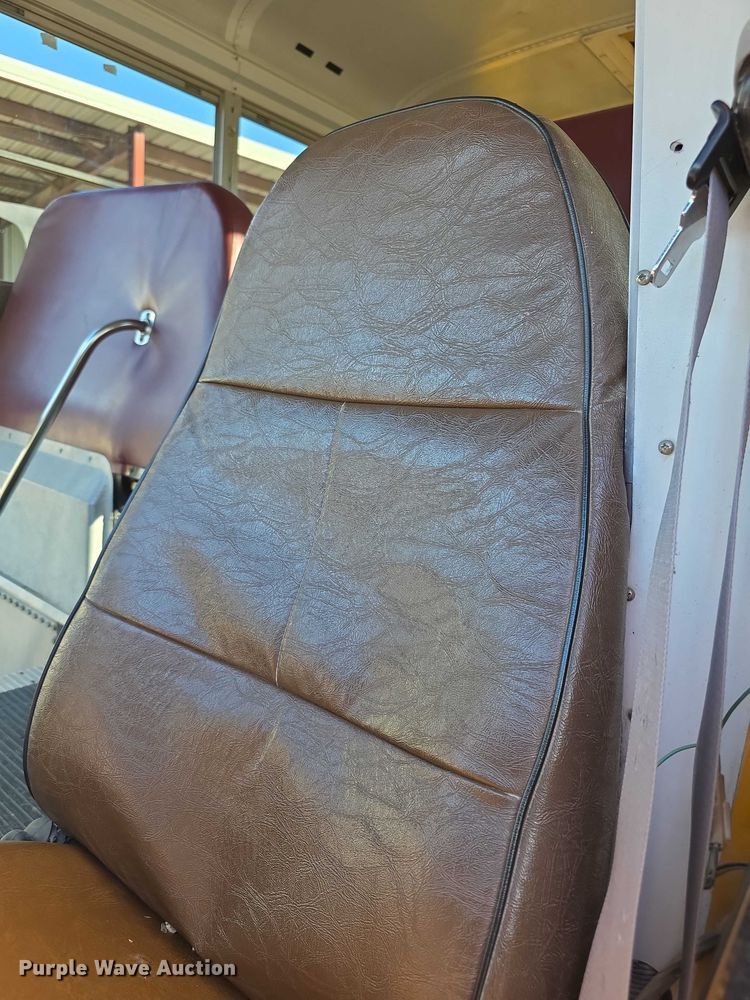 image for item FI0753 2001 Ford E450 school bus