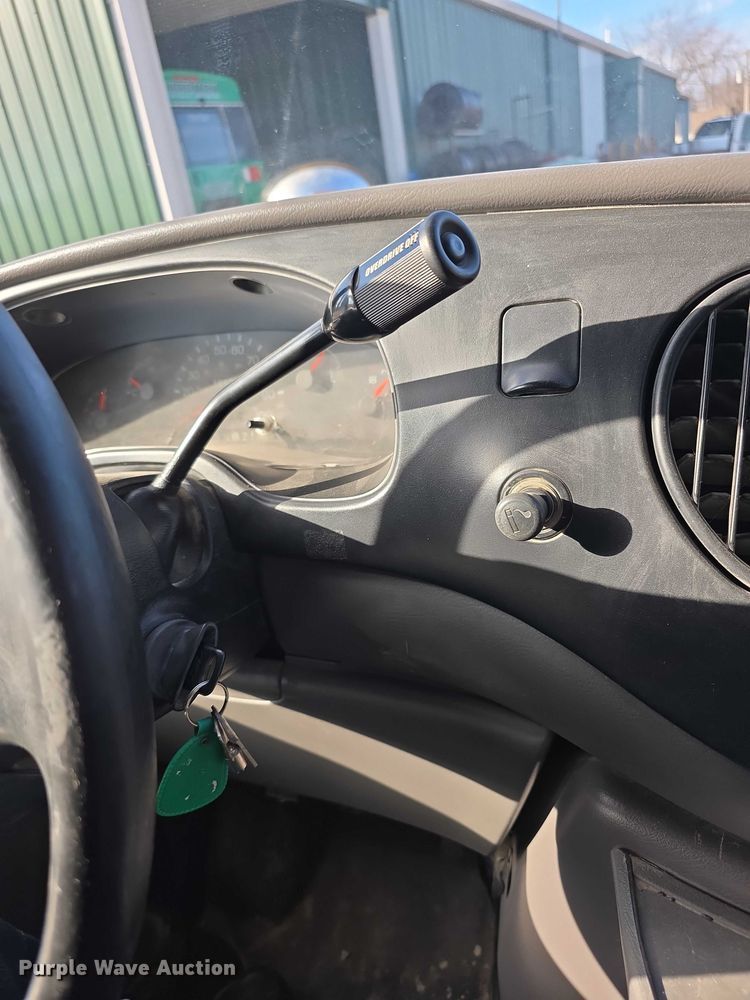 image for item FI0753 2001 Ford E450 school bus