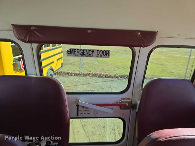 image for item FI0753 2001 Ford E450 school bus