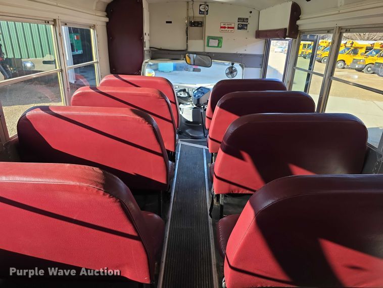 image for item FI0753 2001 Ford E450 school bus