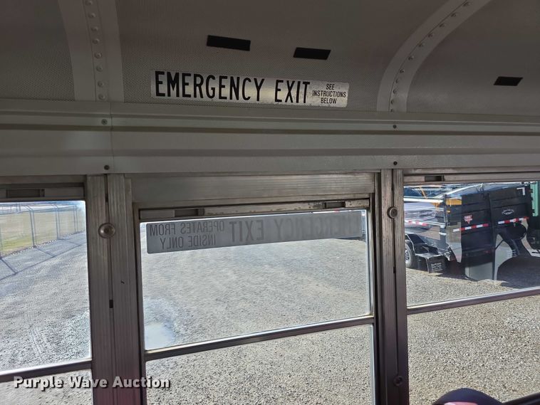 image for item FI0753 2001 Ford E450 school bus