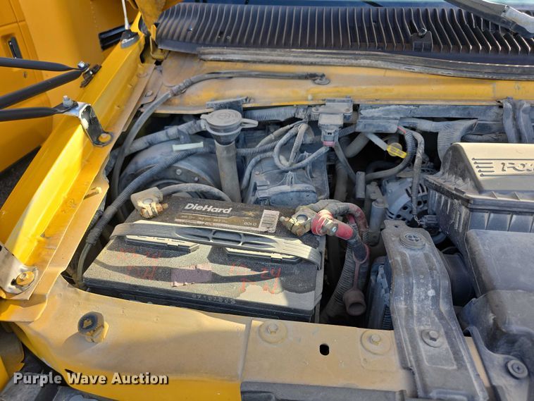 image for item FI0753 2001 Ford E450 school bus