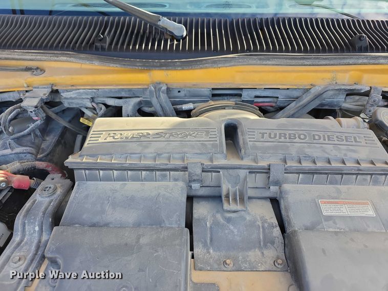 image for item FI0753 2001 Ford E450 school bus