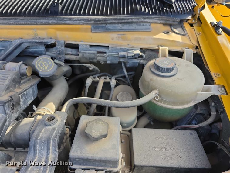 image for item FI0753 2001 Ford E450 school bus