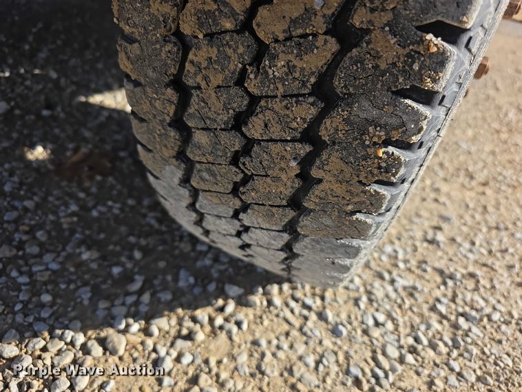 image for item FI0753 2001 Ford E450 school bus