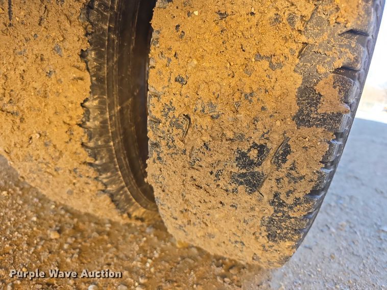 image for item FI0753 2001 Ford E450 school bus