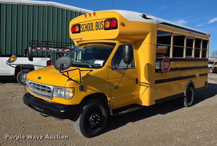 image for item FI0754 2001 Ford E450 school bus