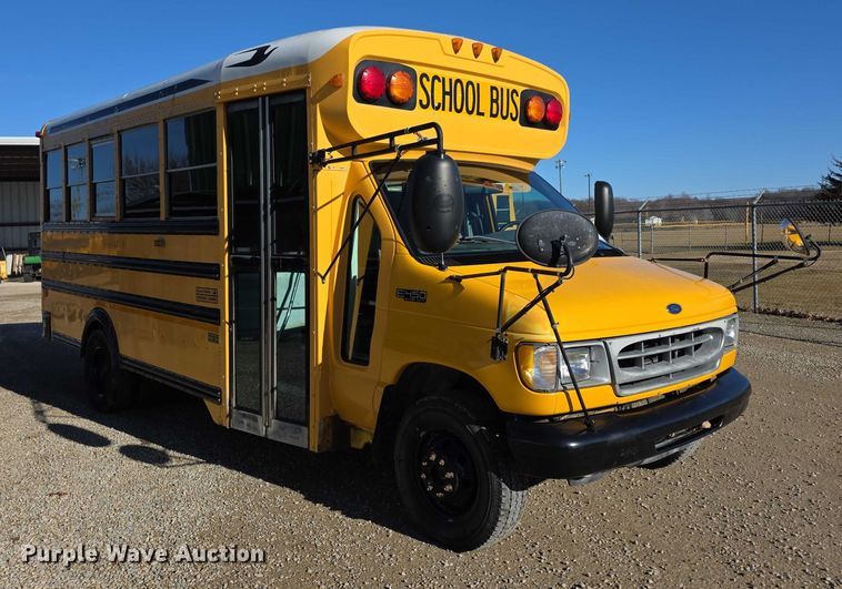image for item FI0754 2001 Ford E450 school bus