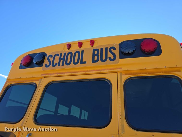image for item FI0754 2001 Ford E450 school bus