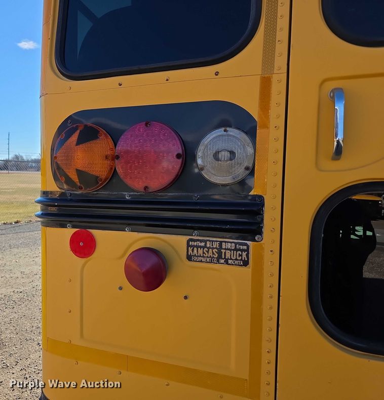 image for item FI0754 2001 Ford E450 school bus