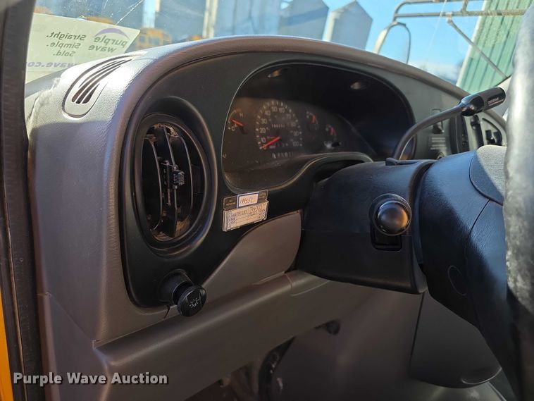 image for item FI0754 2001 Ford E450 school bus