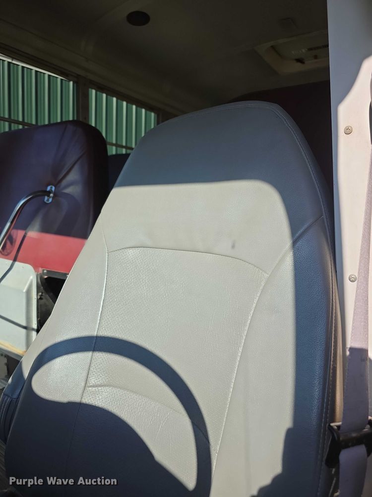 image for item FI0754 2001 Ford E450 school bus