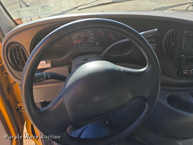 image for item FI0754 2001 Ford E450 school bus