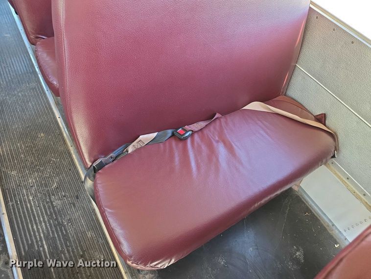 image for item FI0754 2001 Ford E450 school bus