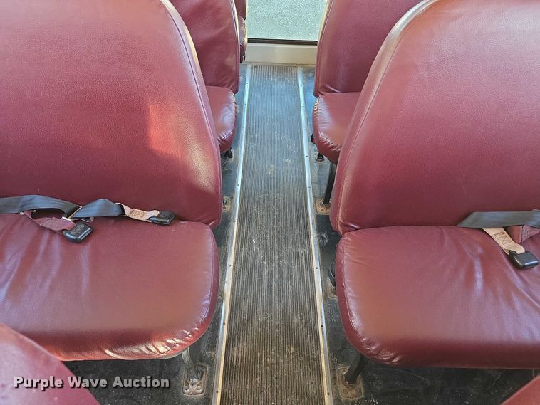 image for item FI0754 2001 Ford E450 school bus