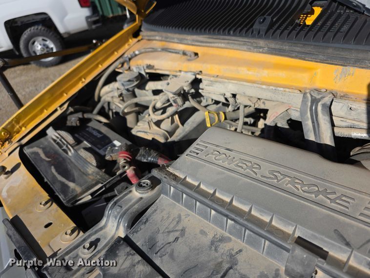 image for item FI0754 2001 Ford E450 school bus