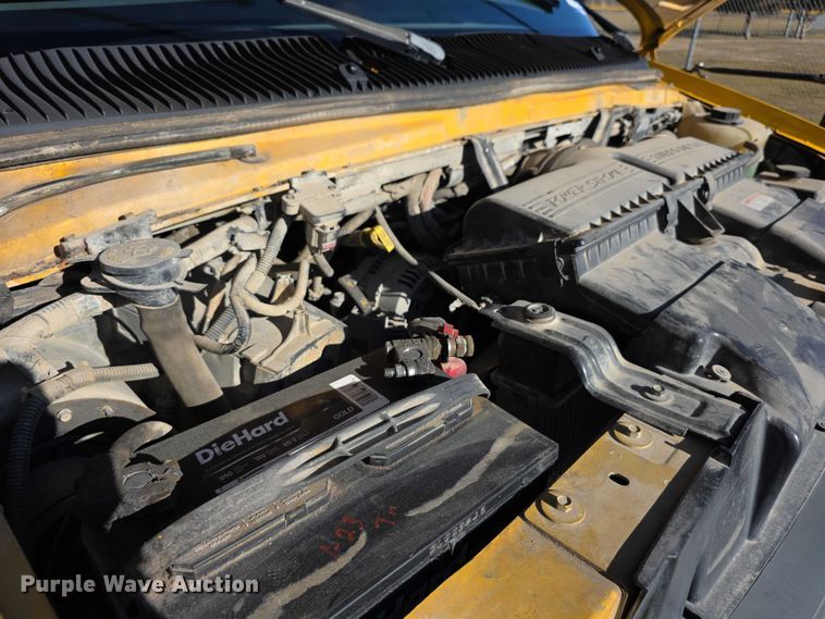 image for item FI0754 2001 Ford E450 school bus