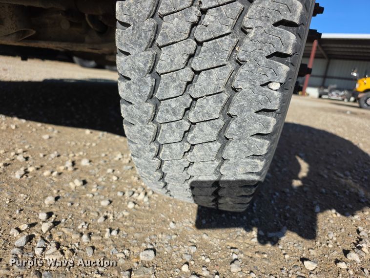 image for item FI0754 2001 Ford E450 school bus