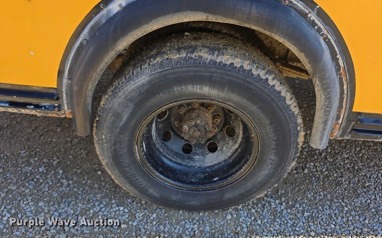 image for item FI0754 2001 Ford E450 school bus