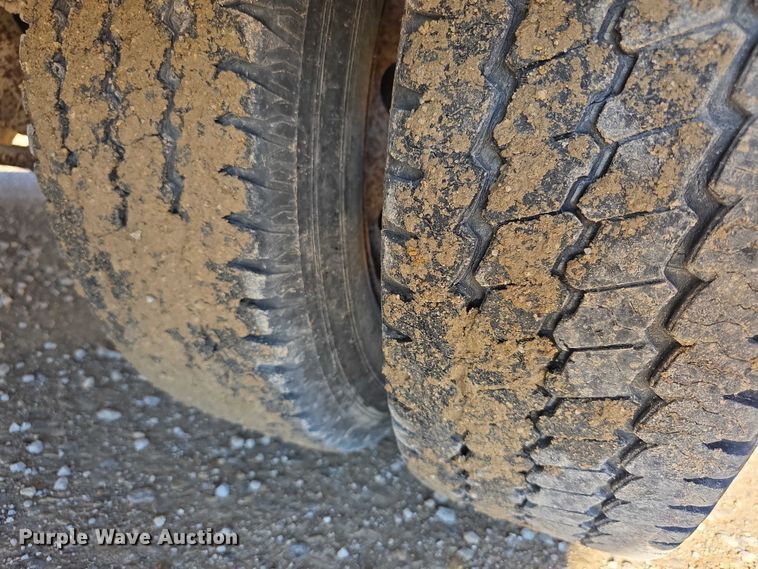 image for item FI0754 2001 Ford E450 school bus